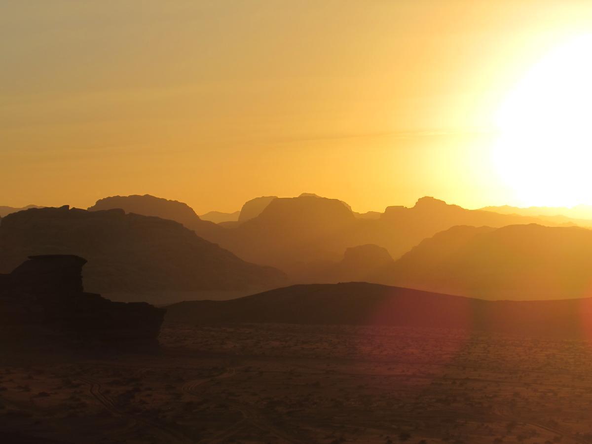 Desert Moon Camp ワディ ・ラム エクステリア 写真